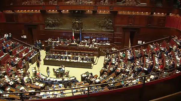 Приготуватися на вихід: в Італії відбувся референдум про скорочення кількості депутатів і сенаторів