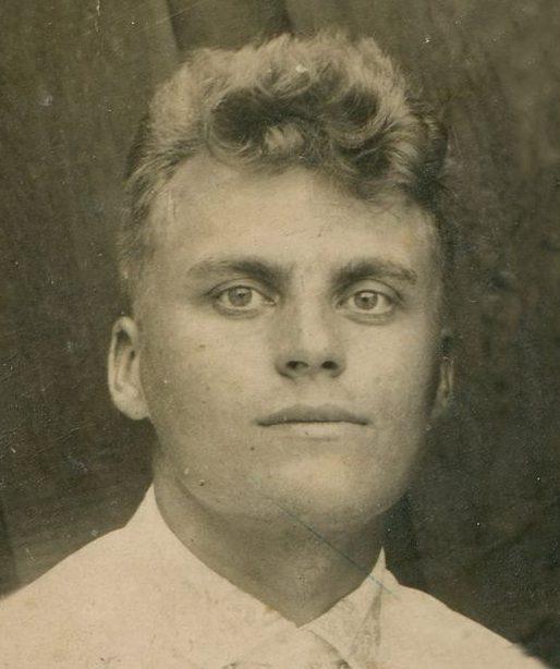 «Сотня голодных, полунеживых»: историки нашли стихи учителя, который писал о Голодоморе