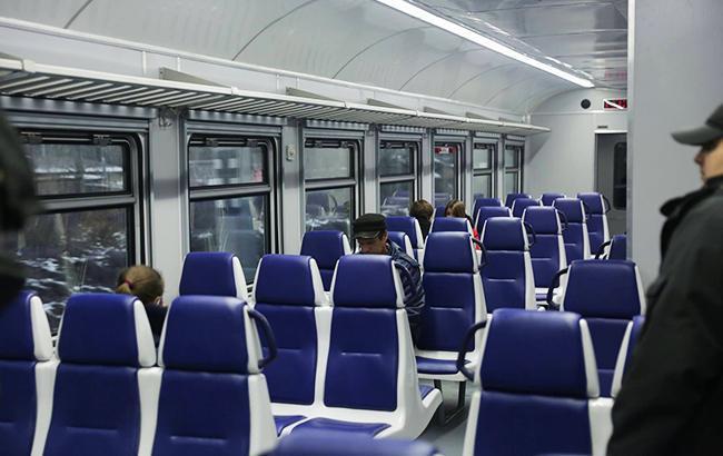 Укрзалізниця запускає додатковий потяг до Карпат на зимові свята