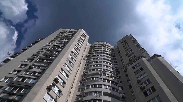 В Киеве с 17 этажа выпал ребенок — полиция