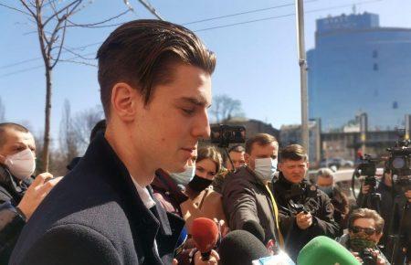 Акція під ОП: суд відправив активіста Ратушного під цілодобовий домашній арешт