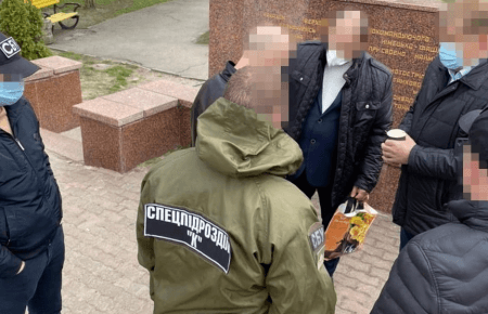 У Чернівцях затримали директора перинатального центру — дав хабаря за безстрокову трудову угоду