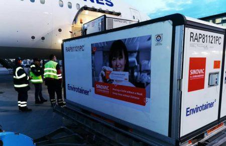 Півмільйона доз вакцини CoronaVac прибули в Україну — Степанов