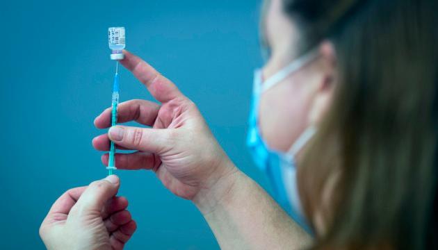 Вакцина Pfizer: звідки візьмуть 6,5 млрд грн та хто займається закупівлею препарату