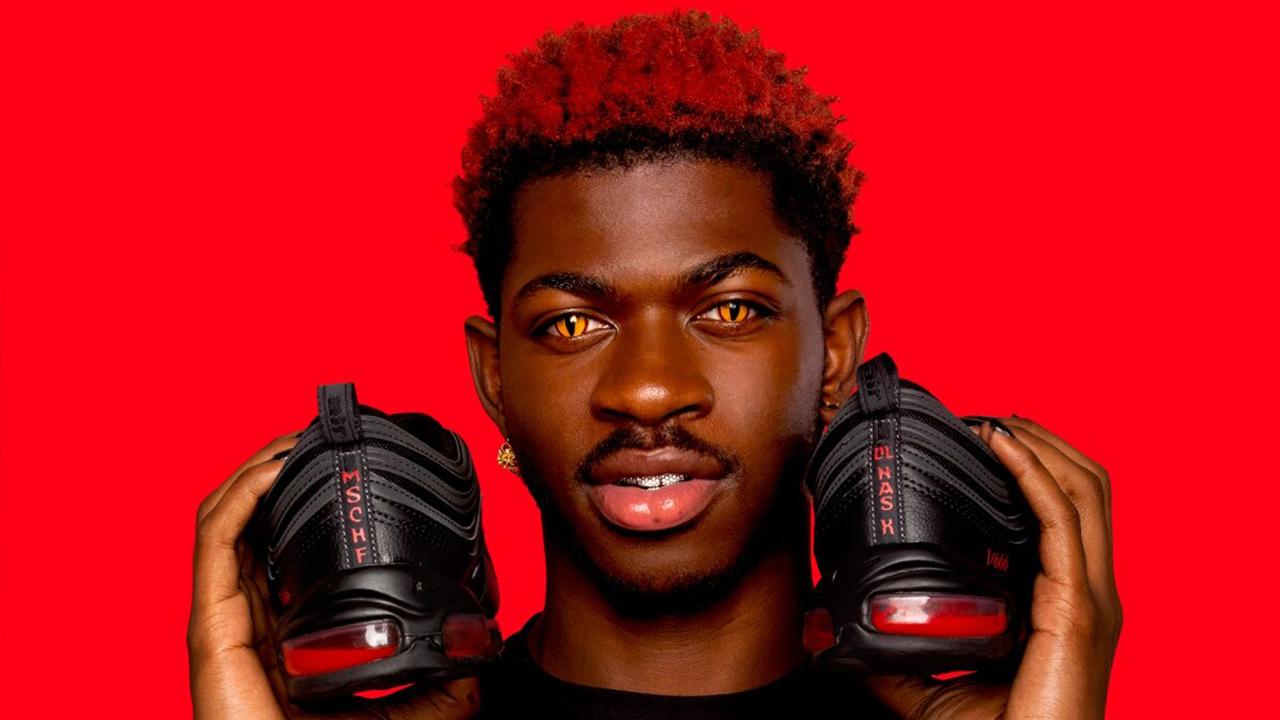 Nike заблокувала продаж «кросівок Сатани», які дизайнери зробили для репера Lil Nas X
