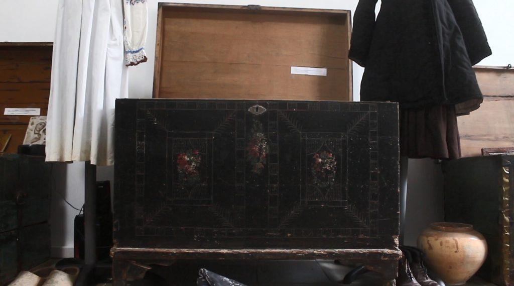 Етнолабораторія проєкту «Баба Єлька»: як у Кропивницькому зберігають та досліджують старожитності