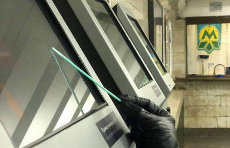 Які віруси та бактерії виявили у київському метро?