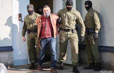 У МОЗ Білорусі розповіли про стан політв'язня, який намагався скоїти самогубство на суді