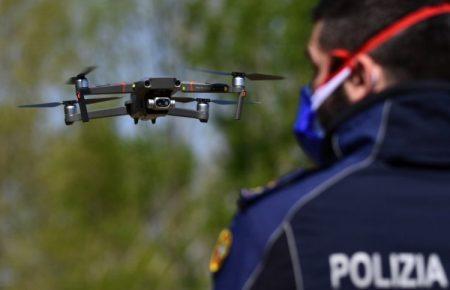 Дрони-сканери визначають людей із високою температурою: боротьба з COVID-19 у Малайзії