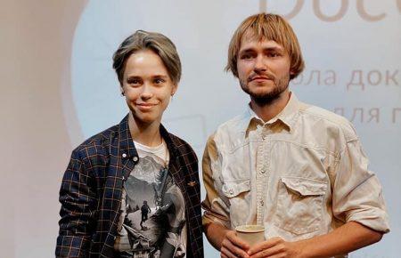 «Діри від куль у школі намагалися закрити малюнками»: історії молоді з прифронтової Луганщини