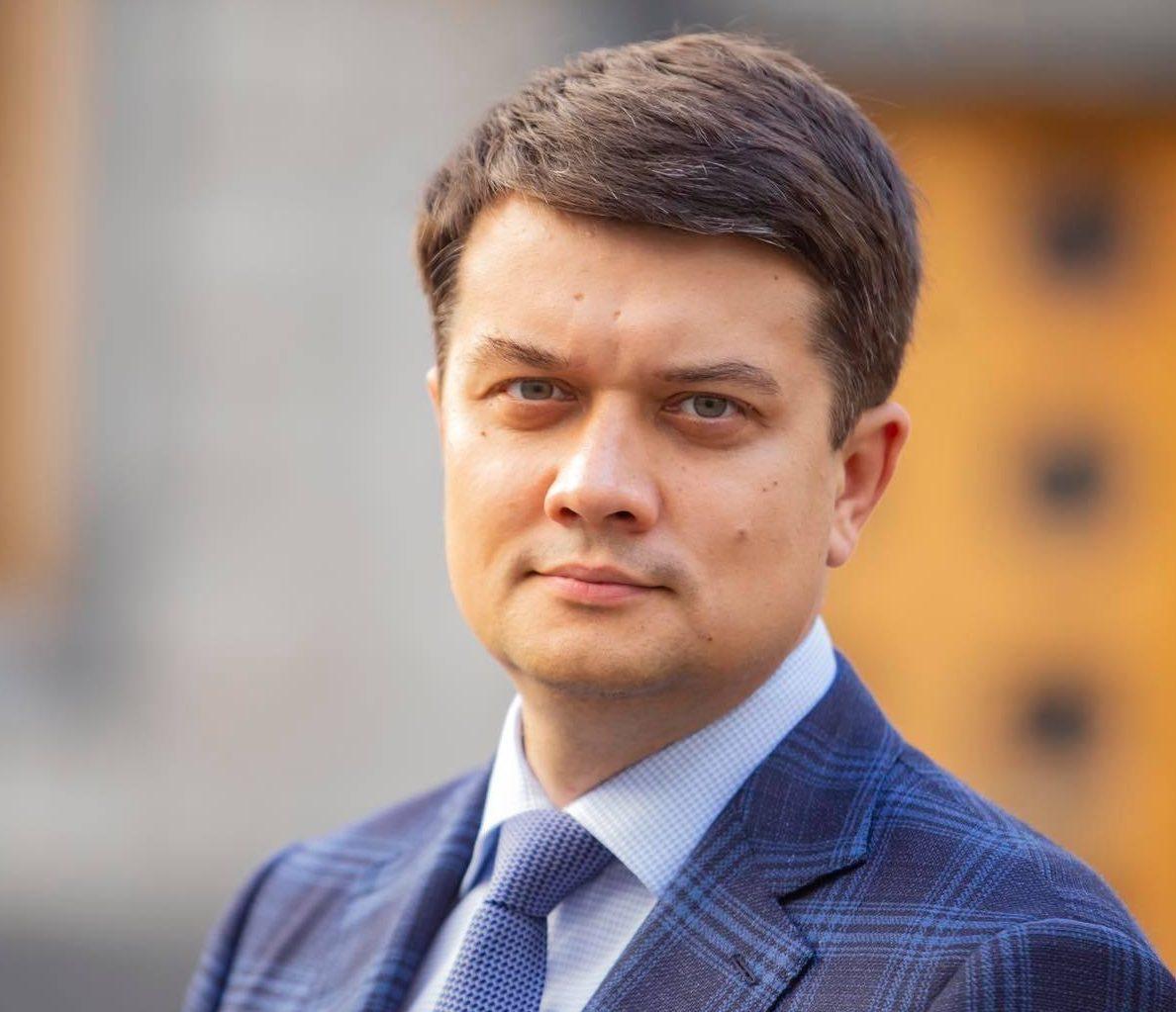 Арахамия начал сбор подписей за отставку Разумкова с должности главы ВР