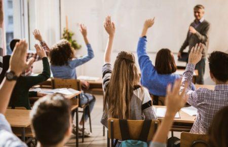 В Україні близько 6 тисяч шкіл не досягли вакцинації 80% персоналу — Ляшко