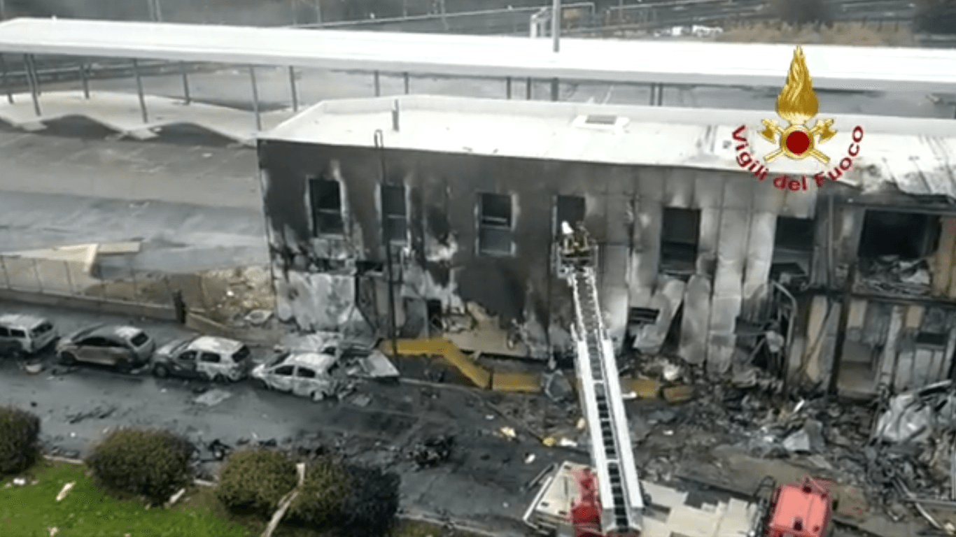 На півночі Італії впав літак, є загиблі