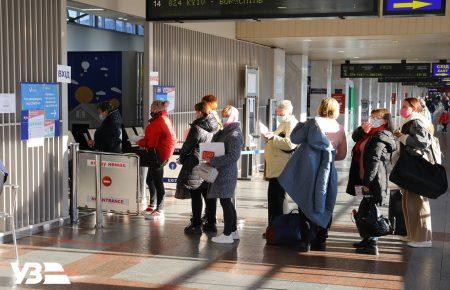 Понад 8 тисяч людей вакцинувалися у пунктах щеплення на вокзалах України — ЦГЗ