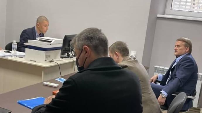 Медведчуку вручили ходатайство об аресте с альтернативой залога в 1 млрд грн