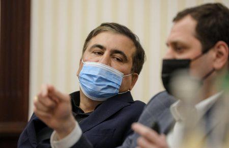 Саакашвілі почав приймати їжу — лікар