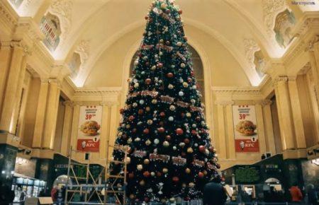 Ялинку з центрального вокзалу знайшли — УЗ