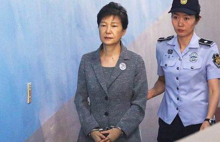 Влада Південної Кореї помилувала колишню президентку, яка відбувала 22-річний тюремний термін