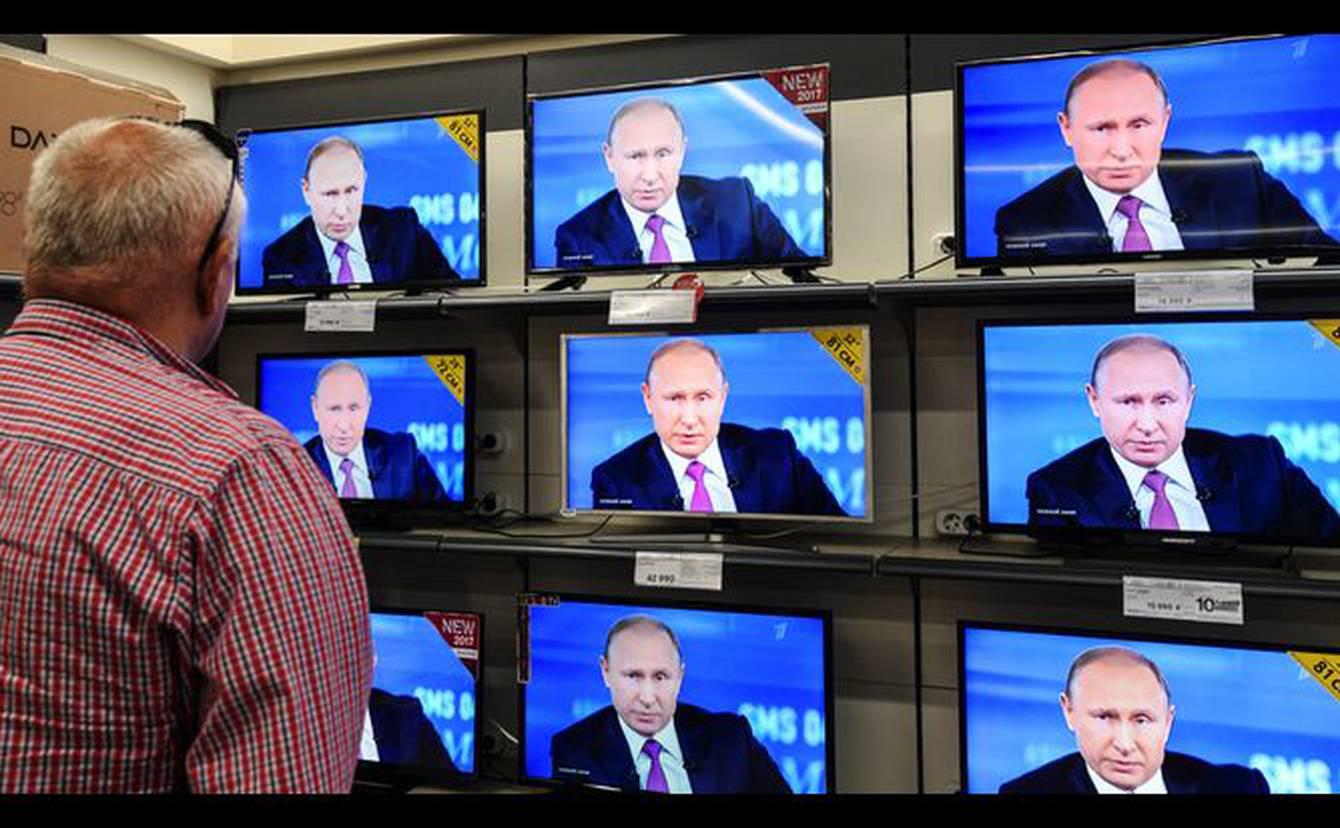 «Дефіцит газу», «нацизм» і «міграція» — чому РФ не змінює фейкові наративи щодо України?