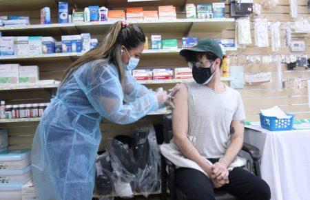 Місце щеплення можна мочити водою — сімейний лікар