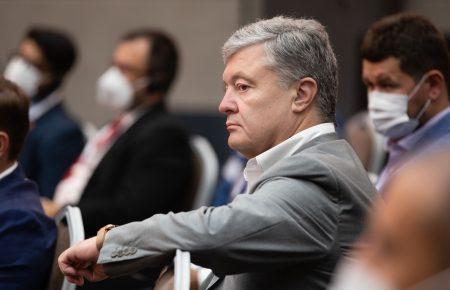 «Я не опинюся за ґратами»: Порошенко про повернення в Україну