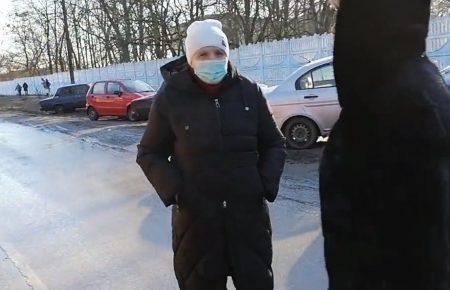 «Сказали: сидіть в автобусах» — вивезених з Донецька в Росію людей нікуди не селять та не годують (ВІДЕО)