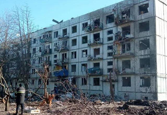 Під час обстрілу будинку у Чугуєві загинула дитина — ДСНС