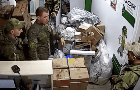 РФ — це бідна країна з населенням, яке спивається і ризикує життям, щоб вкрасти чайник — Смола