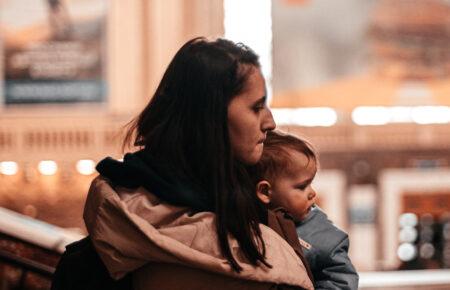 Чай з кропиви, сон, жирна їжа: як жінкам турбуватися про своє здоров’я під час війни?