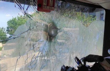 Російські окупанти обстріляли евакуаційне авто, загинув французький журналіст — Гайдай