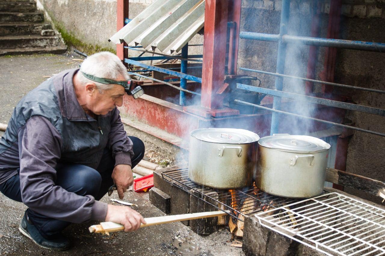 Без світла і води: російські окупанти заявили, що «відкрили» дитсадок у Маріуполі