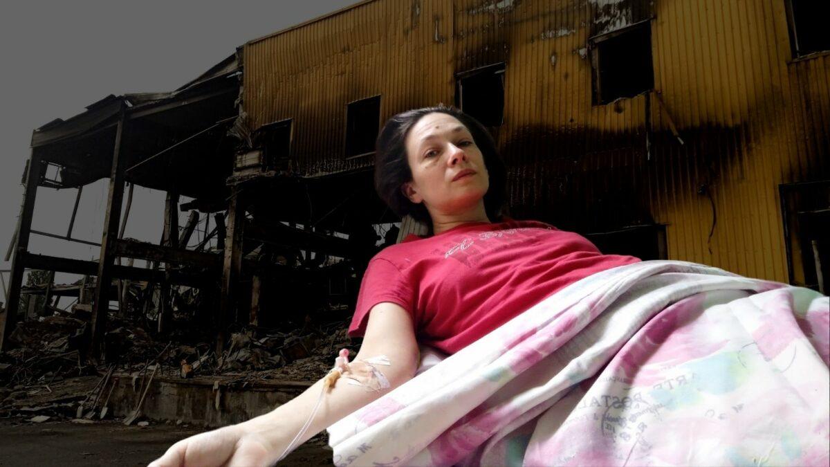 «Заплющую очі — знову проживаю цей жах»: репортаж з Кременчука, де РФ обстріляла ТЦ