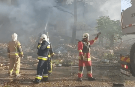 Спасатели опубликовали видео последствий сегодняшних российских атак на города Украины