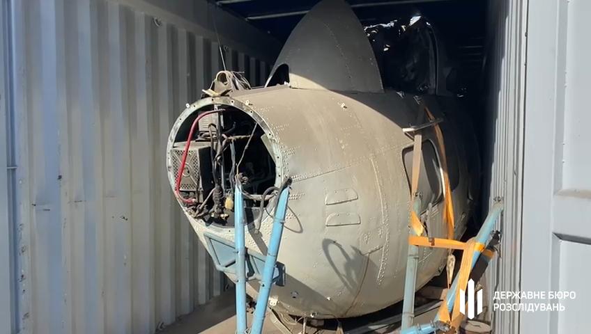 Під час обшуків на Одеській митниці знайшли гелікоптер Мі-2 (ФОТО)