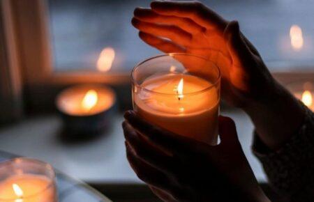 В Киеве и 7 областях начали почасовые отключения света