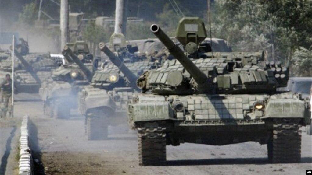 У Маріуполі зафіксували рух двох колон військової техніки РФ у Бердянському напрямку