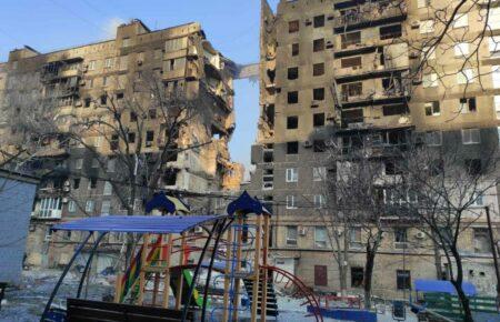 Потужні вибухи пролунали в Маріуполі, окупанти підняли авіацію — Андрющенко