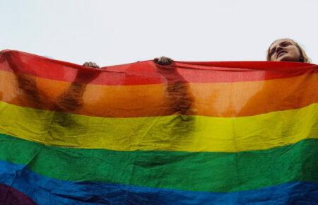 Ми так само воюємо, отримуємо поранення і гинемо. Чому ми не маємо рівних прав? — військова про ЛГБТ