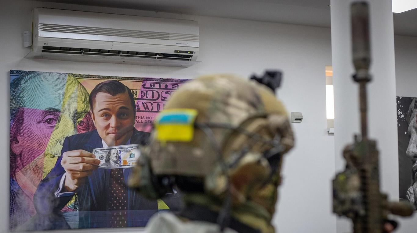 СБУ викрила шахраїв, які викрадали гроші з рахунків людей з тимчасово окупованих територій