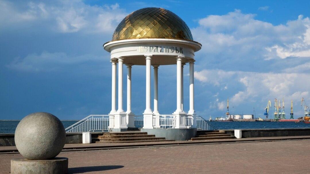 В окупованому Бердянську росіяни використовують дітей, як обслуговуючий персонал для катівень