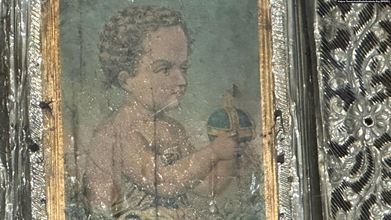 У Львові презентують ікони, врятовані з-під завалів у Бахмуті (ФОТО)