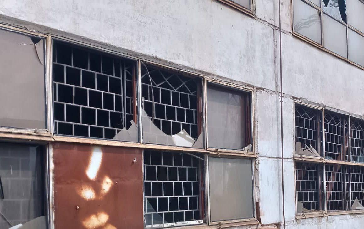 Російська армія атакувала підприємство у Нікополі з важкої артилерії: загинули працівники