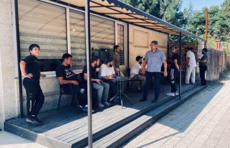 У Сімферополі під будівлею «суду» затримали 23 активістів — правозахисниця