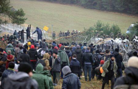 Польський військовий на кордоні з Білоруссю вистрілив у нелегального мігранта