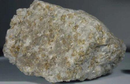 Исследователи нашли водород в лунных камнях миссии «Аполлон»