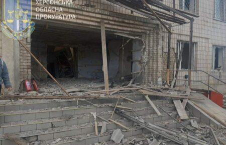 Окупанти обстріляли Білозерку поблизу Херсона: є жертви та руйнування