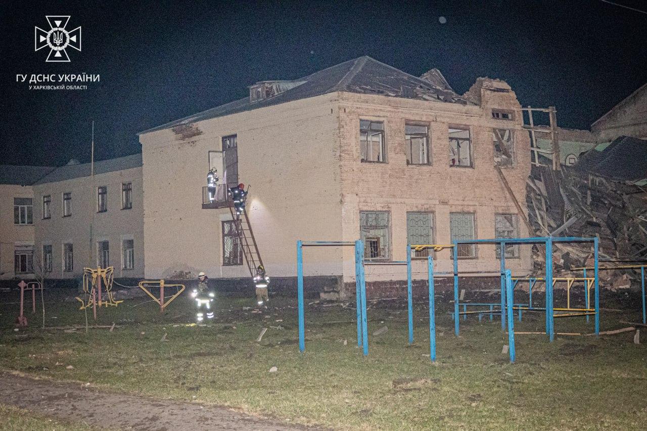 Russian missile hits a school in Kharkiv