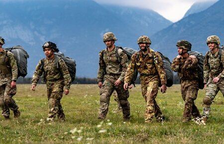 Чому держави Заходу обговорюють можливість відправлення своїх військ до України