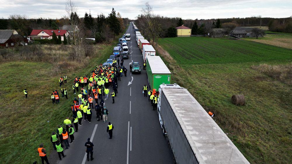 Через блокаду польського кордону Україна втратила вже близько пів мільярда доларів