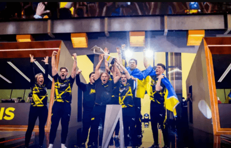 Неймовірне досягнення: Михайло Звєрєв про перемогу української кіберспортивної команди NAVI